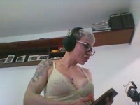 I’m Carolina Monroe – a glamorous blonde with a fit body and a sweet girlfriend vibe. I’m playful, sensual and love creating real chemistry in private. With me you’ll find not only passion, but also fun conversations, teasing and authentic connection. I make every moment feel unique and unforgettable.