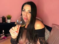 Hey there, handsome!  I’m your playful, seductive escape from the ordinary—curves, confidence, and a whole lot of mischief. Whether you’re into flirty chats, steamy shows, or just vibing with a girl who knows what she wants, I’m your perfect match.