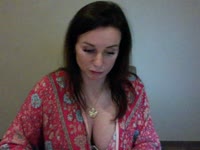 Hey ik ben Nina. Korte intro .. ik ben klein van stuk maar groots in presence, love it. Dominant op een speelse manier.ik hou van nieuwe uitdagingen! Oeh, ik voel de vibes al ..