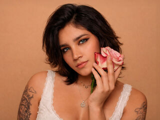 topless webcam girl AlexiaBanner