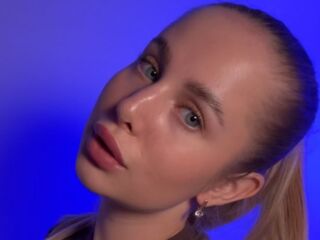 cam girl showing tits AnnelleToulson