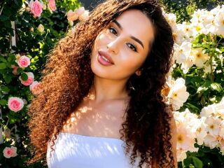 cam girl masturbating with dildo CharisFernette