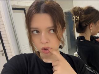 nude webcamgirl DevonaChurchey