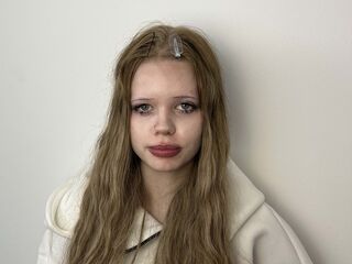 cam girl playing with sextoy DorindaHeyden