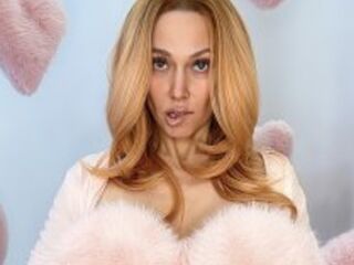 cam girl playing with dildo GingerLynx