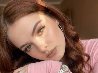 topless webcam girl LeoKluge