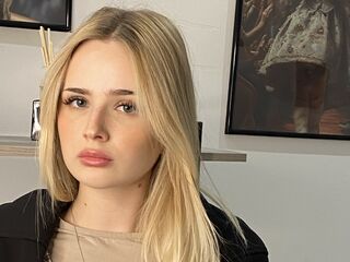 camslut naked MarnieRhyner