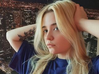 camwhore live MonnieMoniz