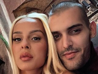 adult couple live sex cam GinaMikelSchmidt