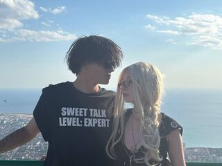 couple fucking in front of webcam LucilleAndMoriah