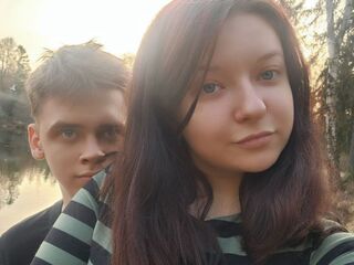 chatroom cam couple TillyTommy