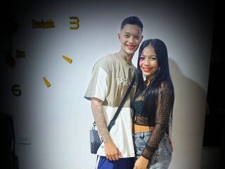 live couple web cam YuleimysAndAlex