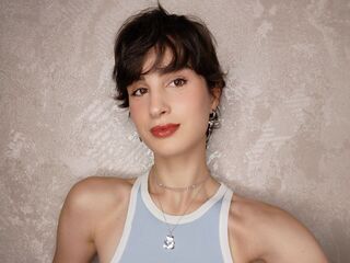 girl topless AdelinePerle