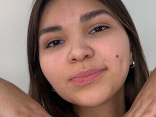 cam girl masturbating AdriaKunstlinger