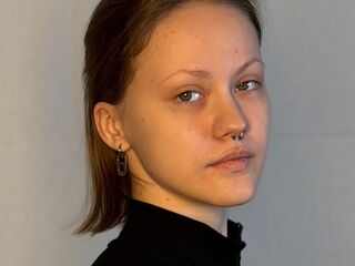 chatroom webcam pic AlainaCaveness