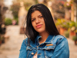 webcamgirl chat room AlishaRegan