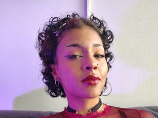 cam girl playing with vibrator AmaranthaPiere