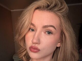 fingering webcam girl AmyConnelly