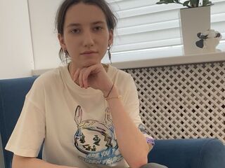 fingering cam girl AmyCoxe