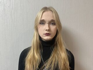 naked webcam girl AmyQuin