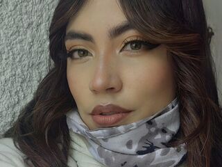 cam chatroom AmyZambrano