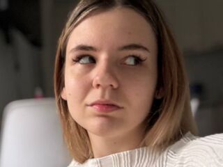 naked girl with cam masturbating AnnikaMorgan