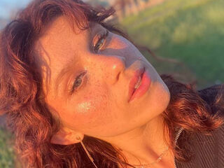 beautiful webcam girl AstridChing