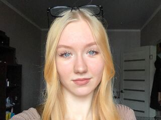 naked camgirl masturbating AvelinaSeide