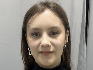 camwhore masturbating with sextoy BattyDrake