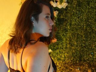 naked webcamgirl photo BellValeria