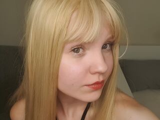 camslut showing pussy BettyBer