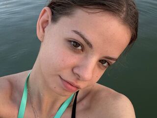 topless cam girl BonnySeto