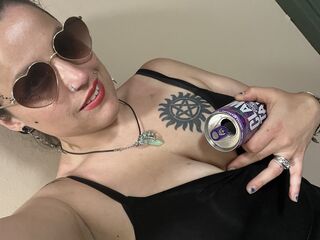 topless webcam girl BrattyBride