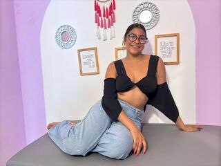 camgirl webcam BrianaMontes