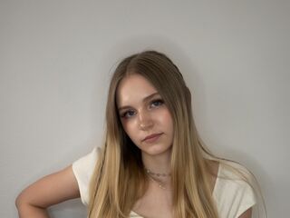 naughty camgirl fingering pussy CandiMalott