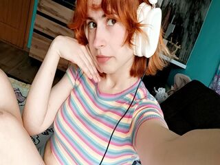 masturbating camgirl CarinSoley