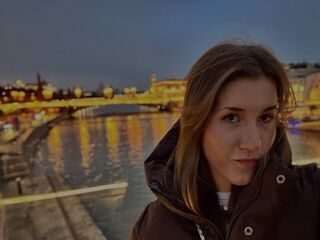 beautiful cam girl CaylinGarczynski