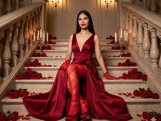 camslut fingering shaved pussy CelesteClohe