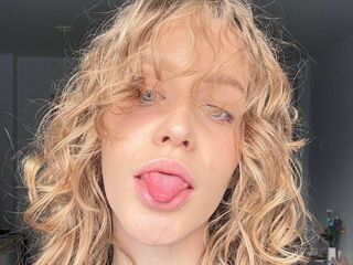 camgirl shaving pussy DaniaGanis