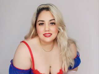 camgirl playing with vibrator DashaKing