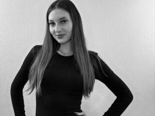 camgirl playing with vibrator DaynaNicholls