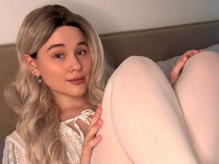 adult web cam chat room DeluaMoon