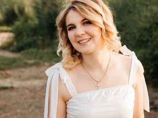 webcam girl DemetriceAkpan