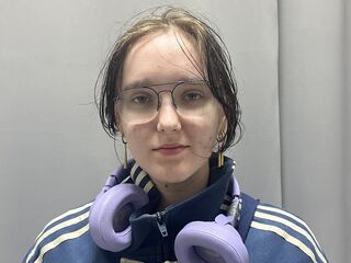 chat room DoraDawson