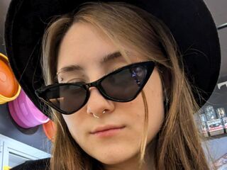 naughty camwhore EasterCaris