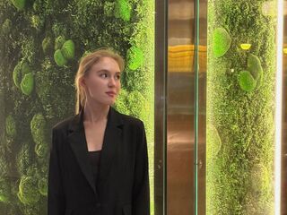 cam girl masturbating with dildo EdaNoreikaite