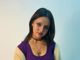 naughty cam girl fingering shaved pussy EdithBolding