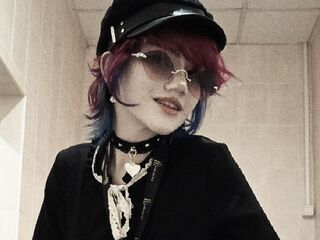 masturbating ElanorCiolek