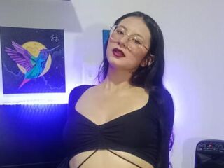 naked webcamgirl picture EmberCullen