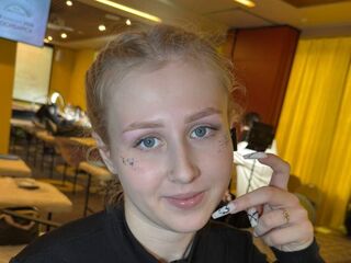 fingering camgirl EmelinaKrider